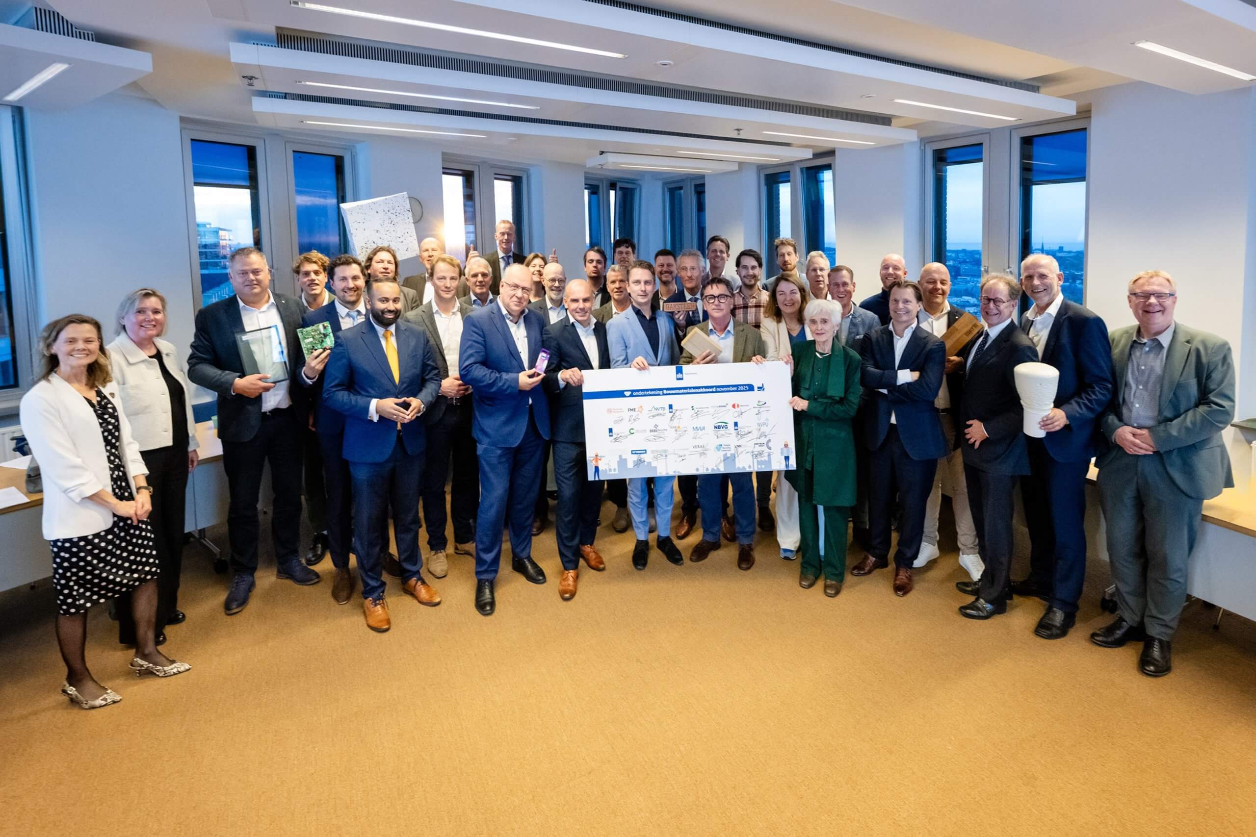 VlakglasRecyclingNederland ondertekent het Bouwmaterialenakkoord